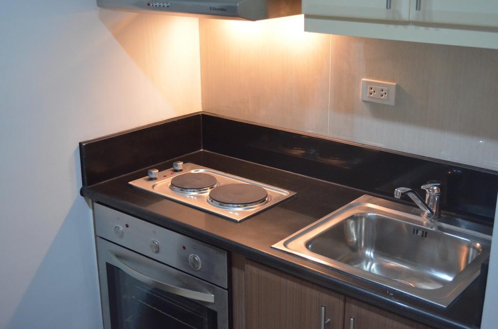 Greenbelt Madison Apartments マカティ エクステリア 写真