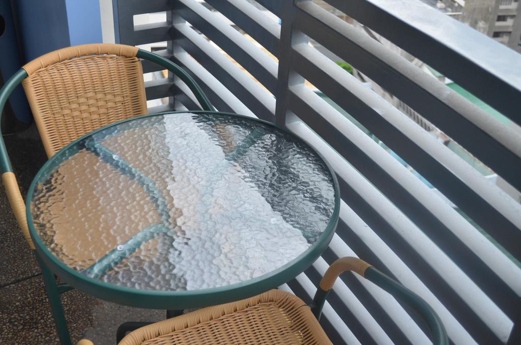 Greenbelt Madison Apartments マカティ エクステリア 写真